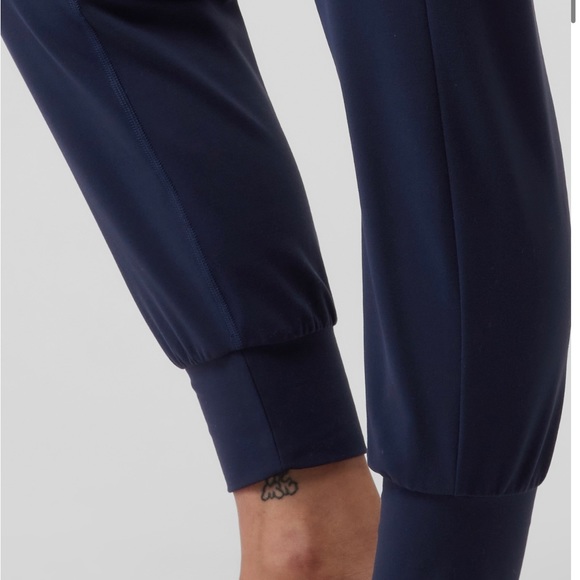 Athleta Salutation Jogger NWT - Picture 5 of 16